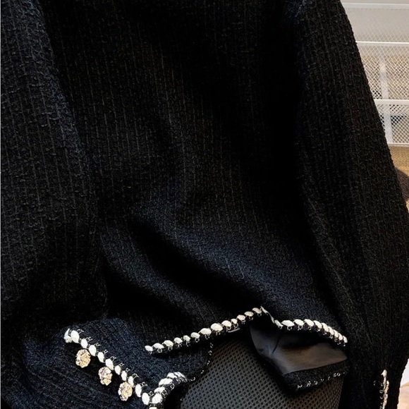 Luxury Tweed With Gold Button Jacket - Picture 3 of 4